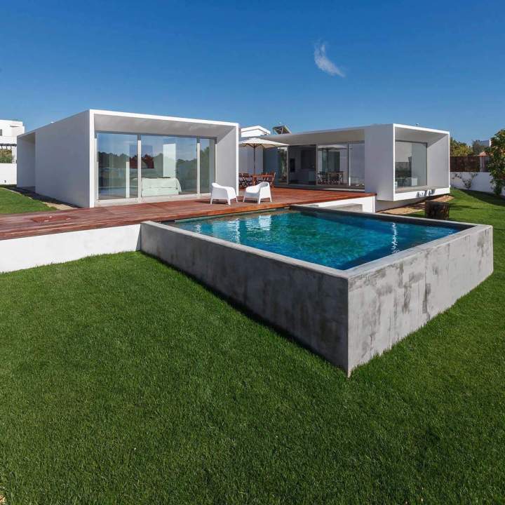 Modern House with Luxury Pool, Oshawa